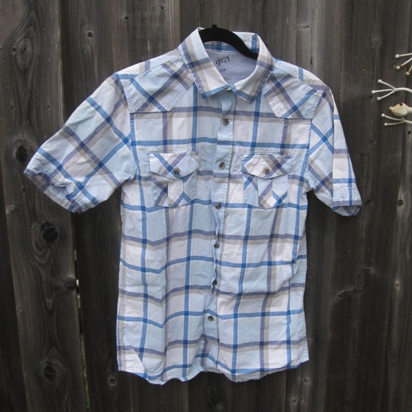☀️4/$30☀️Boys size small button down short sleeve - Picture 6 of 7